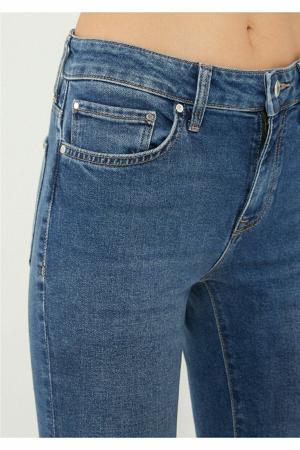 Women's blue jeans