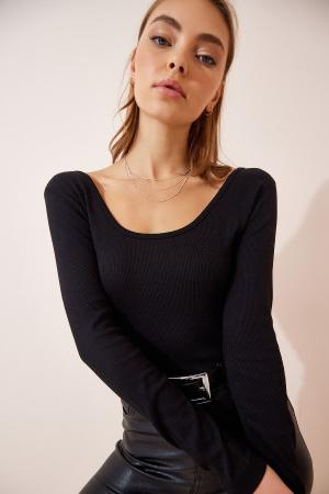 Ribbed Knitted Sweater with Neck