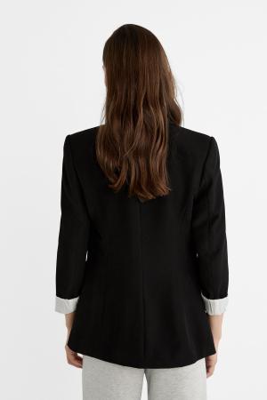 Buttoned tailored blazer