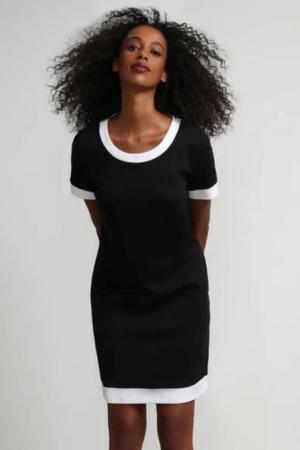 Women's dress with small collar and black skirt