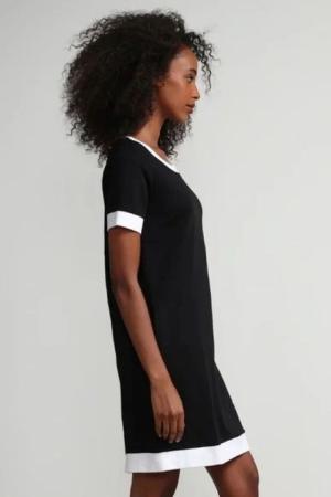 Women's dress with small collar and black skirt