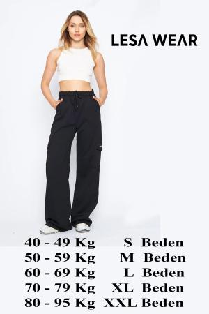 Trousers Oversize Cut with Cargo Pockets