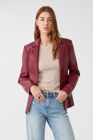 Body-hugging faux leather blazer